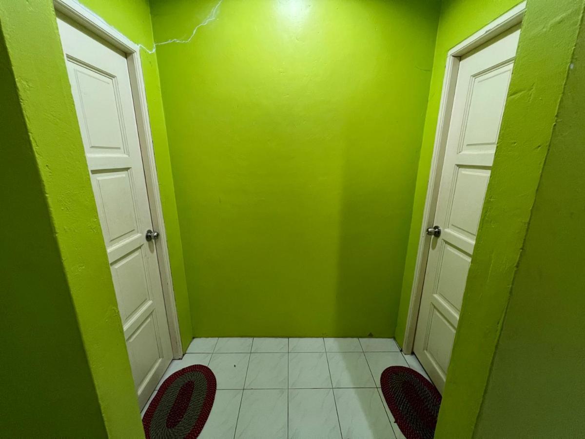 Hanif Homestay Kuching Exterior photo