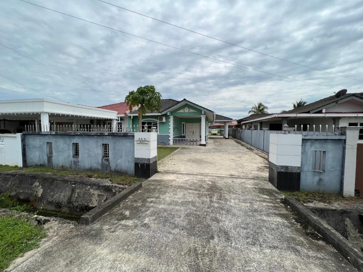 Hanif Homestay Kuching Exterior photo